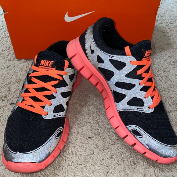 WMNS NIKE FREE RUN 2 (reflective) - Picture 3 of 5